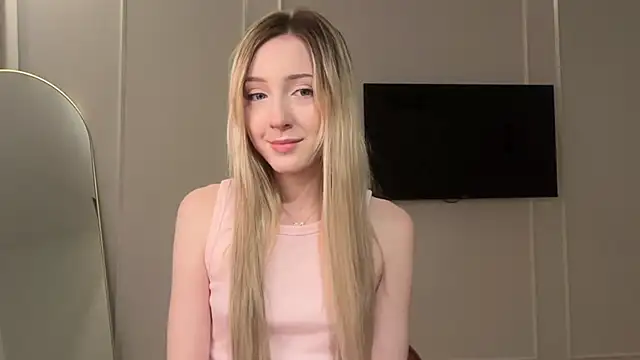Snapshot of Kattie_Petite chatting on 28, 6, 2026 Kattie Petite online show from 28, 6, 2026