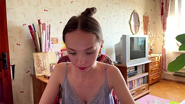 AdriannaBill online show from 18, 6, 2026