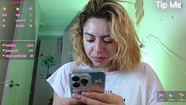 Snapshot of aprildumont chatting on 3, 7, 2026 aprildumont online show from 3, 7, 2026