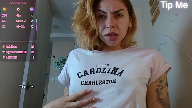 Snapshot of aprildumont chatting on 1, 7, 2026 aprildumont online show from 1, 7, 2026