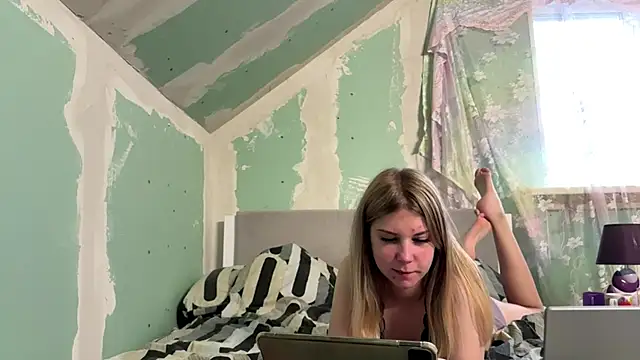 Snapshot of Skinny_girl_ chatting on 2, 6, 2026 Skinny girl online show from 2, 6, 2026