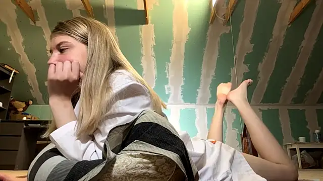 Snapshot of Skinny_girl_ chatting on 9, 5, 2026 Skinny girl online show from 9, 5, 2026