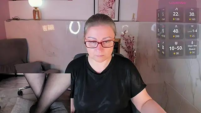Snapshot of Alexandra_Kind chatting on 2, 5, 2026 Alexandra Kind online show from 2, 5, 2026