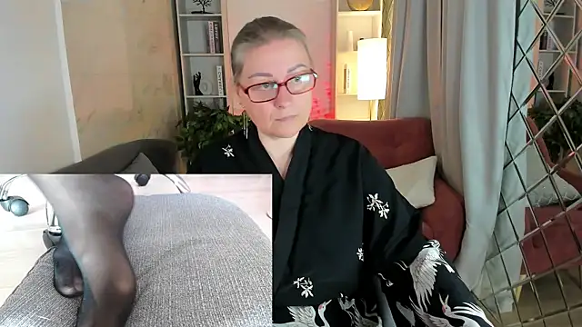 Snapshot of Alexandra_Kind chatting on 5, 5, 2026 Alexandra Kind online show from 5, 5, 2026