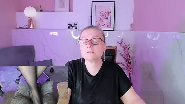 Snapshot of Alexandra_Kind chatting on 22, 4, 2026 Alexandra Kind online show from 22, 4, 2026