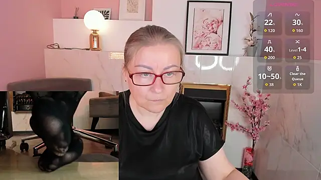 Snapshot of Alexandra_Kind chatting on 6, 6, 2026 Alexandra Kind online show from 6, 6, 2026