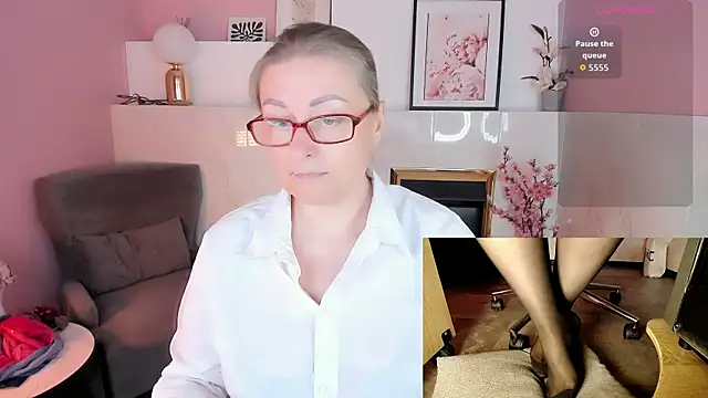 Snapshot of Alexandra_Kind chatting on 16, 7, 2026 Alexandra Kind online show from 16, 7, 2026
