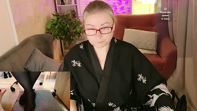 Snapshot of Alexandra_Kind chatting on 30, 6, 2026 Alexandra Kind online show from 30, 6, 2026