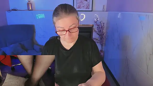 Snapshot of Alexandra_Kind chatting on 3, 5, 2026 Alexandra Kind online show from 3, 5, 2026