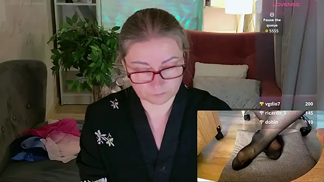 Snapshot of Alexandra_Kind chatting on 8, 7, 2026 Alexandra Kind online show from 8, 7, 2026