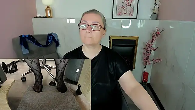 Snapshot of Alexandra_Kind chatting on 10, 6, 2026 Alexandra Kind online show from 10, 6, 2026
