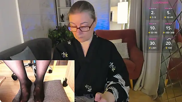 Snapshot of Alexandra_Kind chatting on 30, 5, 2026 Alexandra Kind online show from 30, 5, 2026