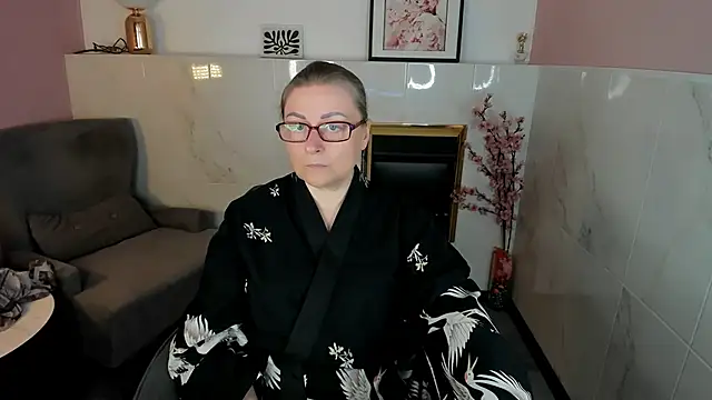 Snapshot of Alexandra_Kind chatting on 17, 4, 2026 Alexandra Kind online show from 17, 4, 2026