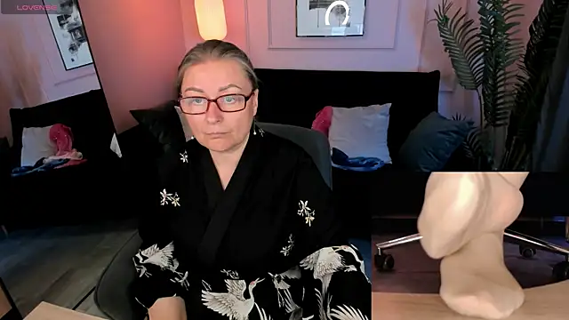 Snapshot of Alexandra_Kind chatting on 3, 6, 2026 Alexandra Kind online show from 3, 6, 2026