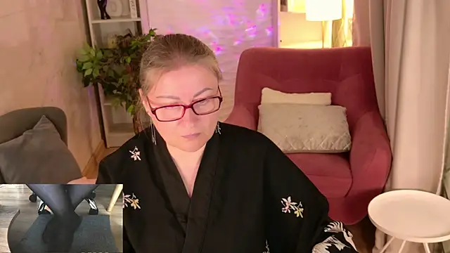 Snapshot of Alexandra_Kind chatting on 17, 5, 2026 Alexandra Kind online show from 17, 5, 2026