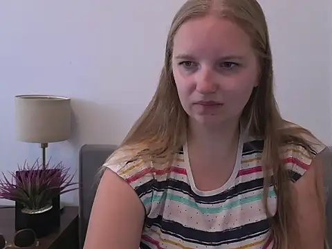 Snapshot of RoseTeacherX chatting on 9, 7, 2026 RoseTeacherX online show from 9, 7, 2026