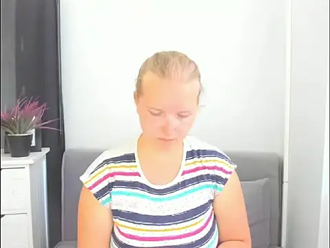 Snapshot of RoseTeacherX chatting on 19, 6, 2026 RoseTeacherX online show from 19, 6, 2026