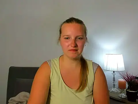 Snapshot of RoseTeacherX chatting on 7, 5, 2026 RoseTeacherX online show from 7, 5, 2026