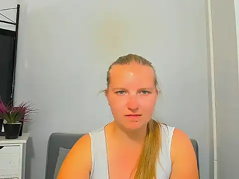 Snapshot of RoseTeacherX chatting on 8, 6, 2026 RoseTeacherX online show from 8, 6, 2026
