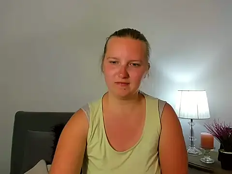 Snapshot of RoseTeacherX chatting on 8, 5, 2026 RoseTeacherX online show from 8, 5, 2026