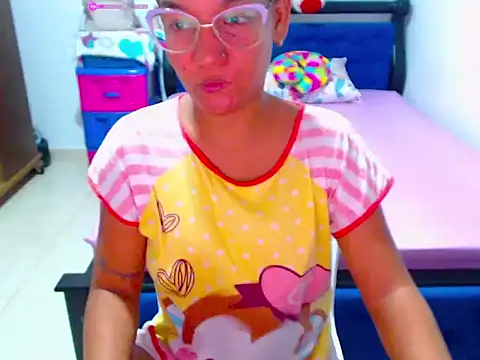 Snapshot of Roseluxs chatting on 12, 6, 2026 Roseluxs online show from 12, 6, 2026