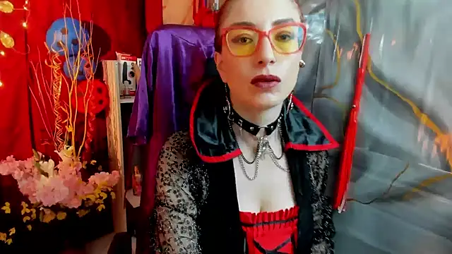 Snapshot of Queenscarlettsecret chatting on 13, 7, 2026 Queenscarlettsecret online show from 13, 7, 2026