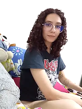 Aura Phone online show from 18, 4, 2026