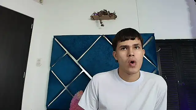 Snapshot of EdwinBoys chatting on 5, 6, 2026 EdwinBoys online show from 5, 6, 2026