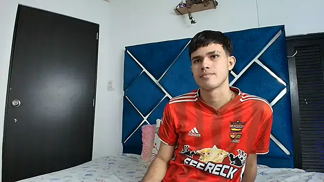 Snapshot of EdwinBoys chatting on 6, 6, 2026 EdwinBoys online show from 6, 6, 2026