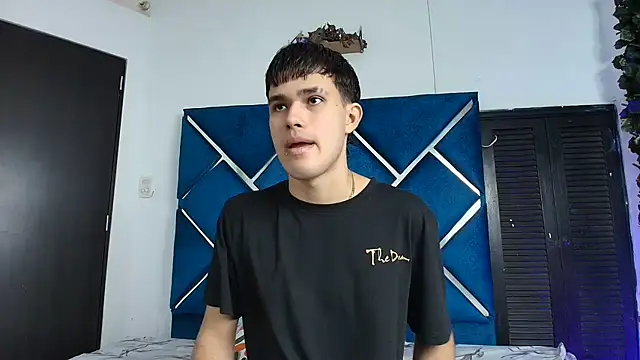 Snapshot of EdwinBoys chatting on 8, 6, 2026 EdwinBoys online show from 8, 6, 2026