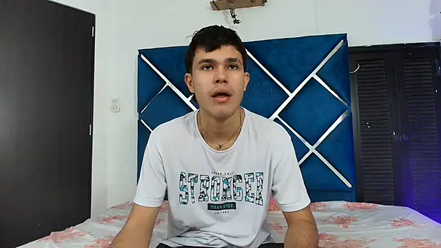 Snapshot of EdwinBoys chatting on 13, 6, 2026 EdwinBoys online show from 13, 6, 2026