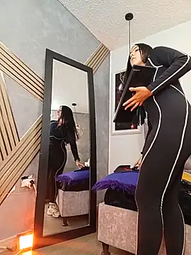 Snapshot of zoe_fit chatting on 21, 5, 2026 zoe fit online show from 21, 5, 2026