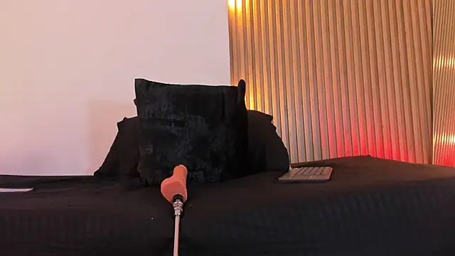Snapshot of Violeta_queen1 chatting on 3, 6, 2026 Violeta queen1 online show from 3, 6, 2026