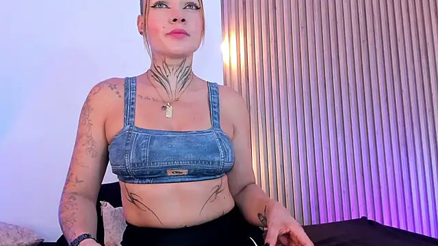 Snapshot of Violeta_queen1 chatting on 1, 6, 2026 Violeta queen1 online show from 1, 6, 2026