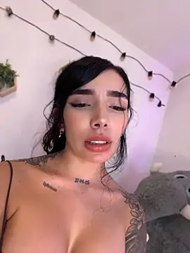 Snapshot of milasantana_ chatting on 8, 6, 2026 milasantana online show from 8, 6, 2026