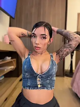 Snapshot of milasantana_ chatting on 11, 5, 2026 milasantana online show from 11, 5, 2026