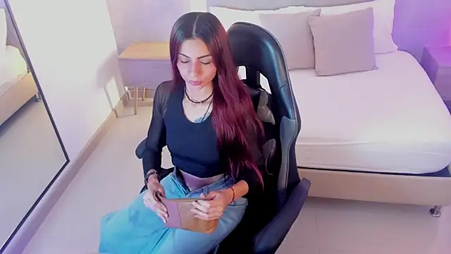 Snapshot of marylin_gold chatting on 27, 5, 2026 marylin gold online show from 27, 5, 2026
