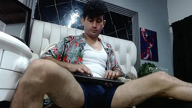 aaron jones 1 online show from 28, 4, 2026