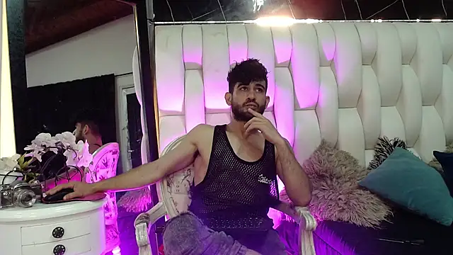 Snapshot of aaron_jones_1 chatting on 15, 4, 2026 aaron jones 1 online show from 15, 4, 2026