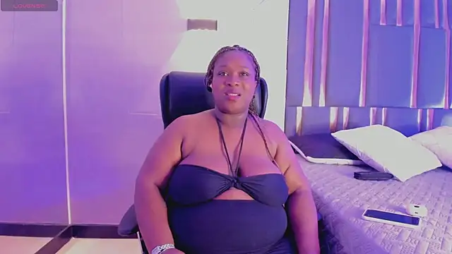 TreisyVixen online show from 17, 6, 2026