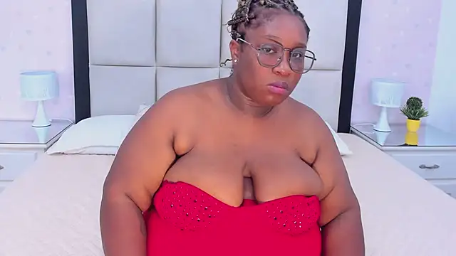 TreisyVixen online show from 25, 6, 2026