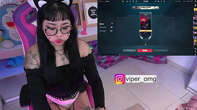 Snapshot of MakiGG_ chatting on 28, 4, 2026 MakiGG online show from 28, 4, 2026