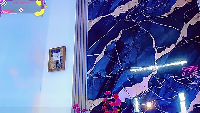 Snapshot of moon_sweet- chatting on 8, 7, 2026 moon sweet- online show from 8, 7, 2026