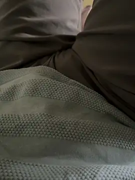 warm milk69 online show from 17, 4, 2026