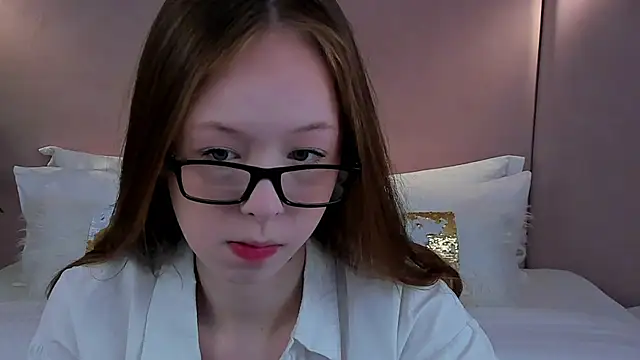 Snapshot of AdeleLang chatting on 6, 5, 2026 AdeleLang online show from 6, 5, 2026