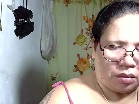 HottyCurlyPeanut online show from 23, 5, 2026