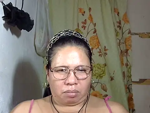 HottyCurlyPeanut online show from 6, 6, 2026