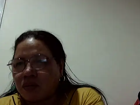 HottyCurlyPeanut online show from 15, 4, 2026