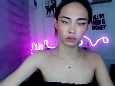 Snapshot of UrHolyBody chatting on 25, 4, 2026 UrHolyBody online show from 25, 4, 2026