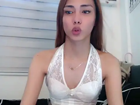 Snapshot of UrHolyBody chatting on 29, 4, 2026 UrHolyBody online show from 29, 4, 2026